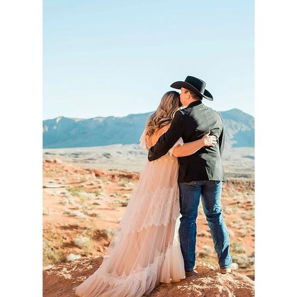 Sorayan Wedding Dresses - Picture 4 of 9